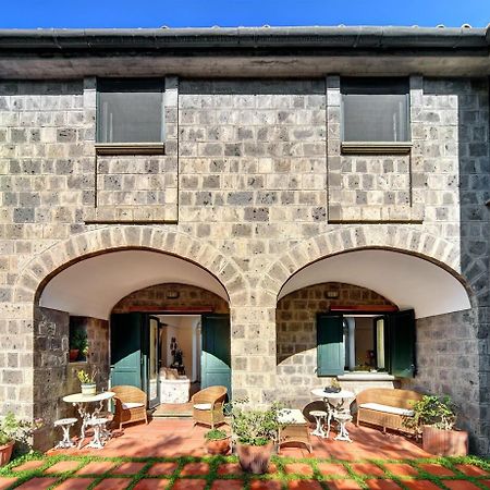 Fondo Turiello Villa Gardens Pool And Guest Services 马萨鲁布朗斯 外观 照片