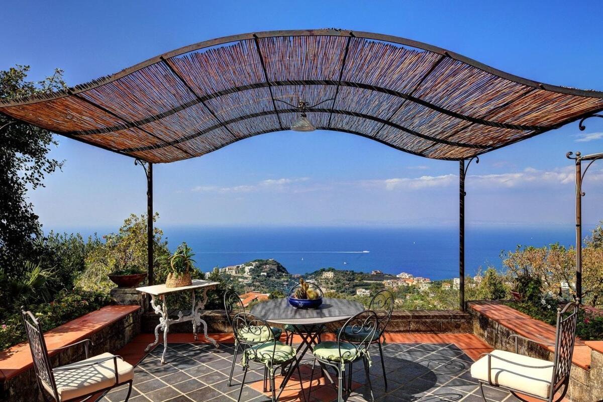Fondo Turiello Villa Gardens Pool And Guest Services 马萨鲁布朗斯 外观 照片