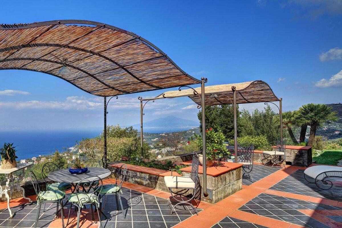 Fondo Turiello Villa Gardens Pool And Guest Services 马萨鲁布朗斯 外观 照片