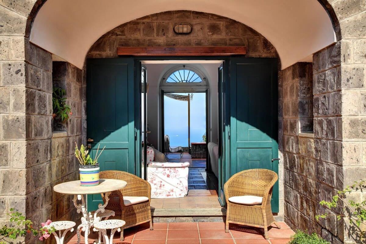 Fondo Turiello Villa Gardens Pool And Guest Services 马萨鲁布朗斯 外观 照片
